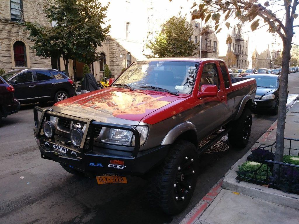 King cab 1999 Nissan Frontier monster truck