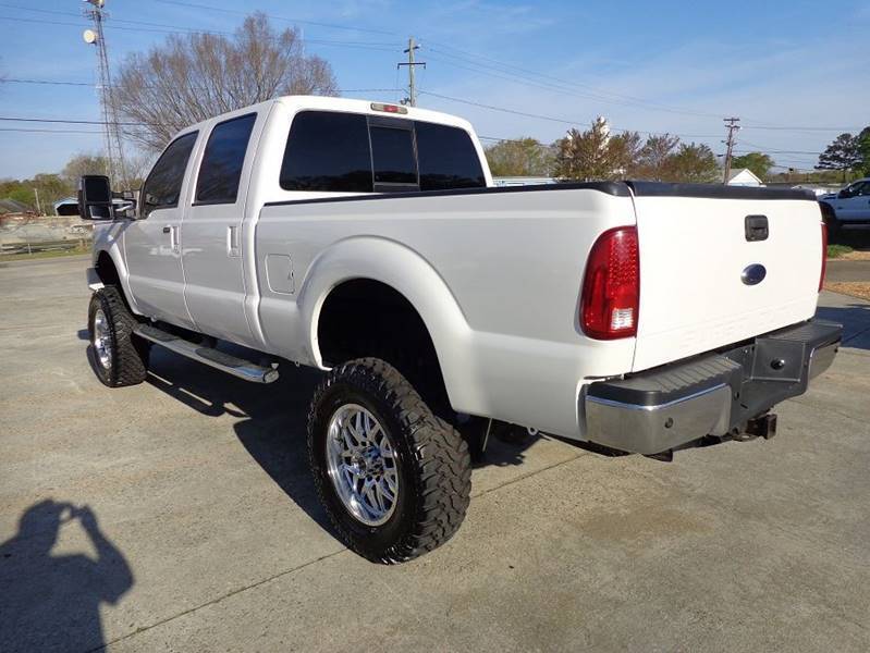 well optioned 2011 Ford F 250 Lariat 4×4 monster