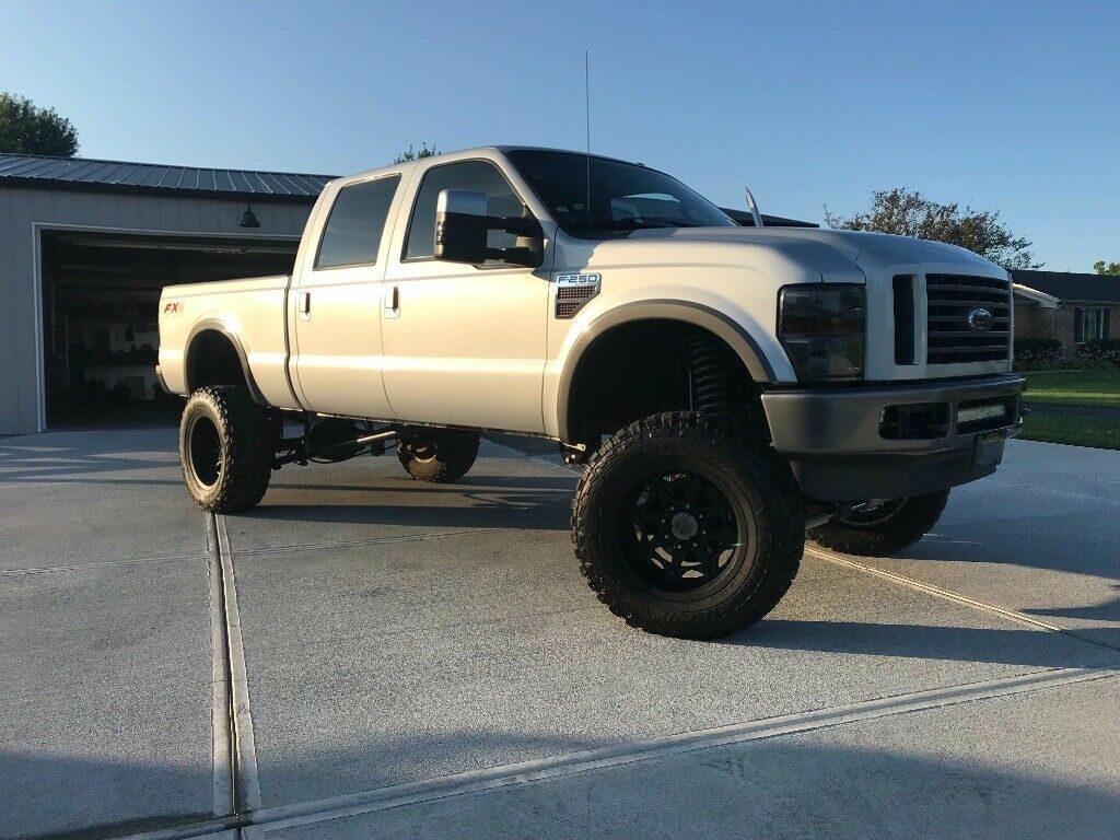 very nice 2008 Ford F 250 FX4 pickup monster